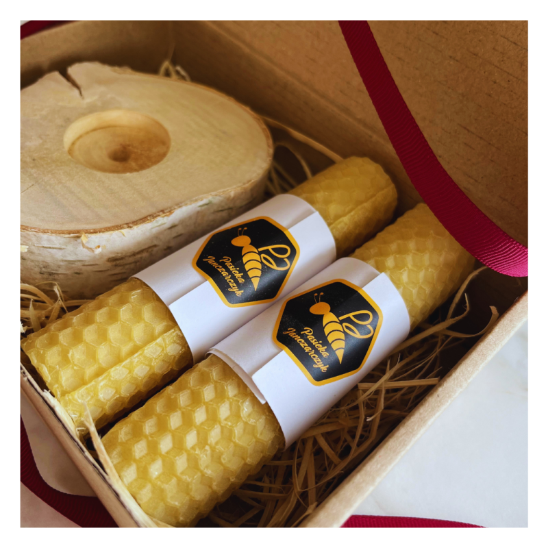 ZESTAW ŚWIEC Z BRZOZOWYM PODSTAWKIEM